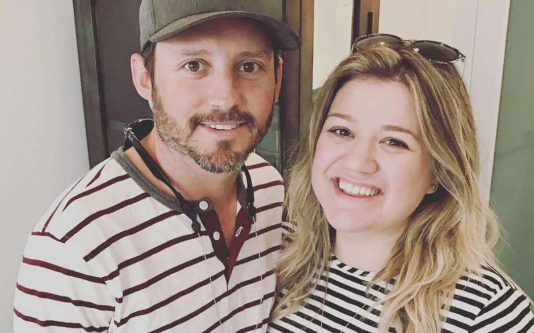 Kelly Clarkson Ordered To Pay Ex-Husband $160,000 a month in Alimony & Child Support